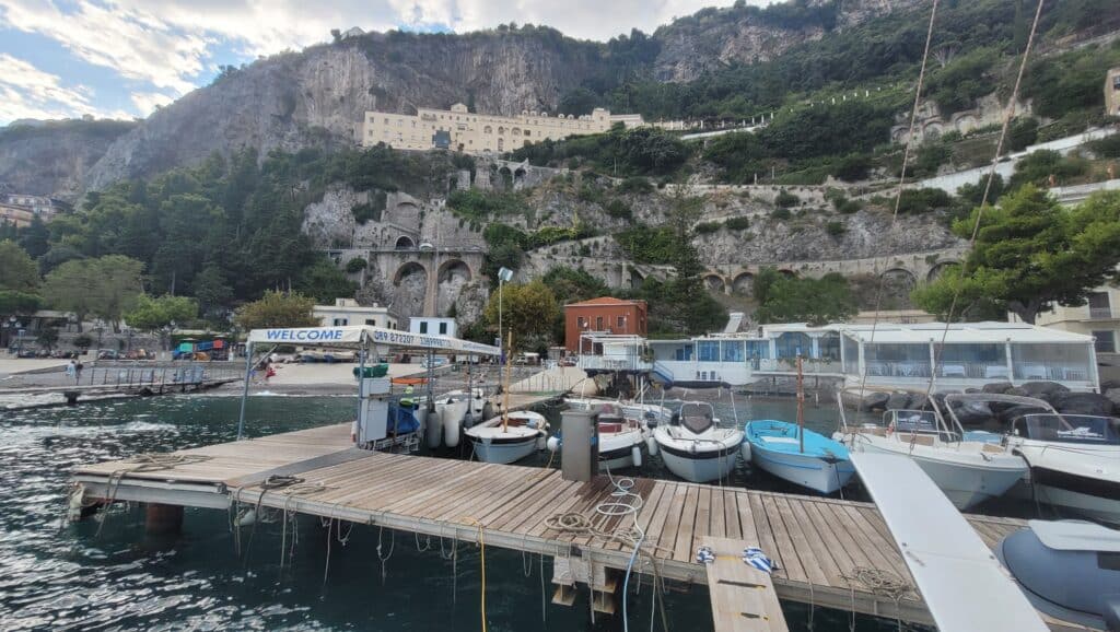 Port w Amalfi - Pontile Il Faro pomost